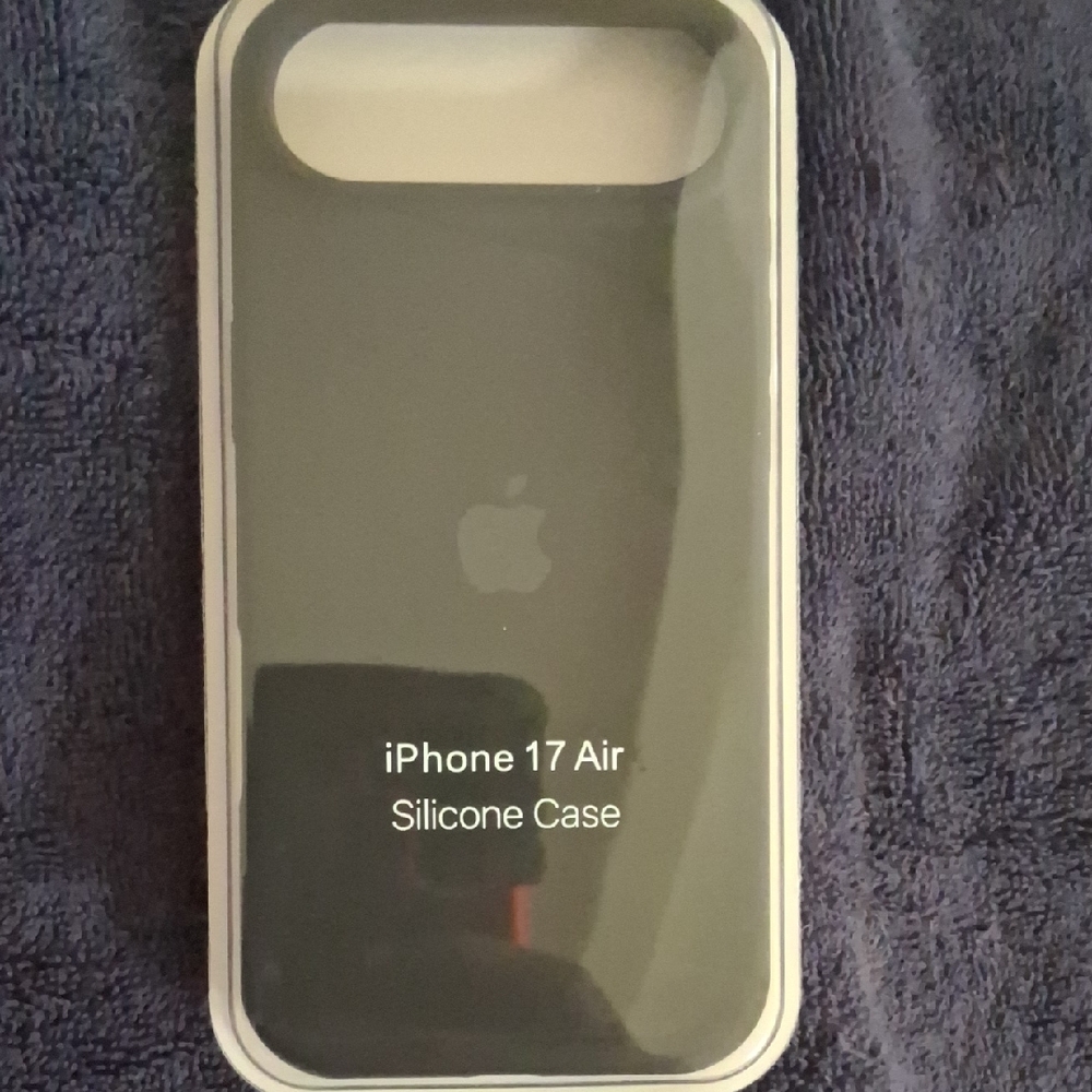 iPhone 17 Air Silicone Case — Black